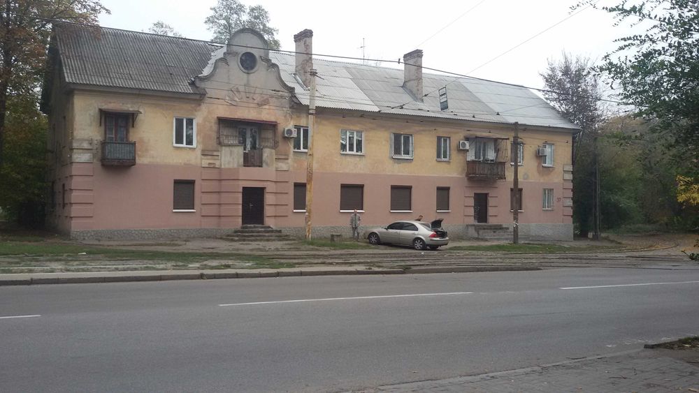 Сдам в аренду помещение площадью 95м2, первый этаж.