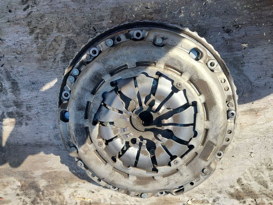 Kolo dwumasowe nissan qashqai 1.3 dig-t  hr13