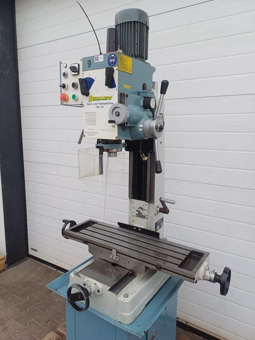 Wiertarka frezarka do metalu posuw tokarka  CNC uniwersalna