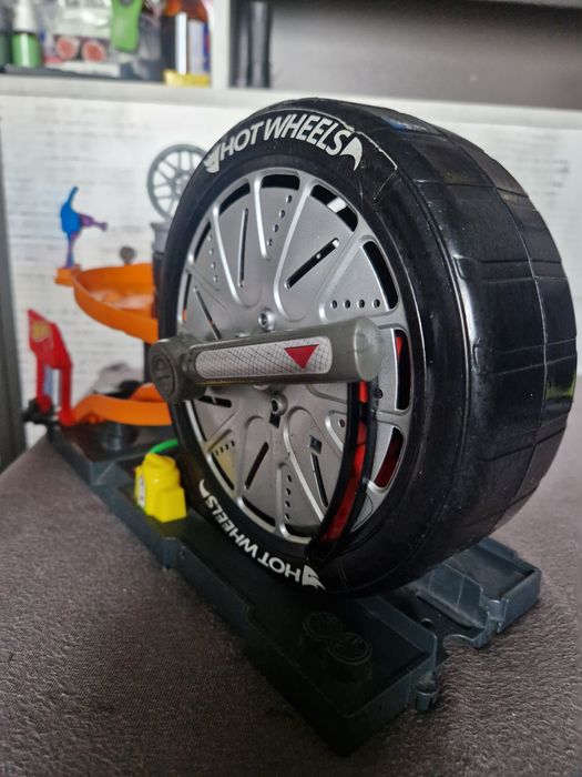 Hot Wheels City, Odjazdowy warsztat opon, zestaw