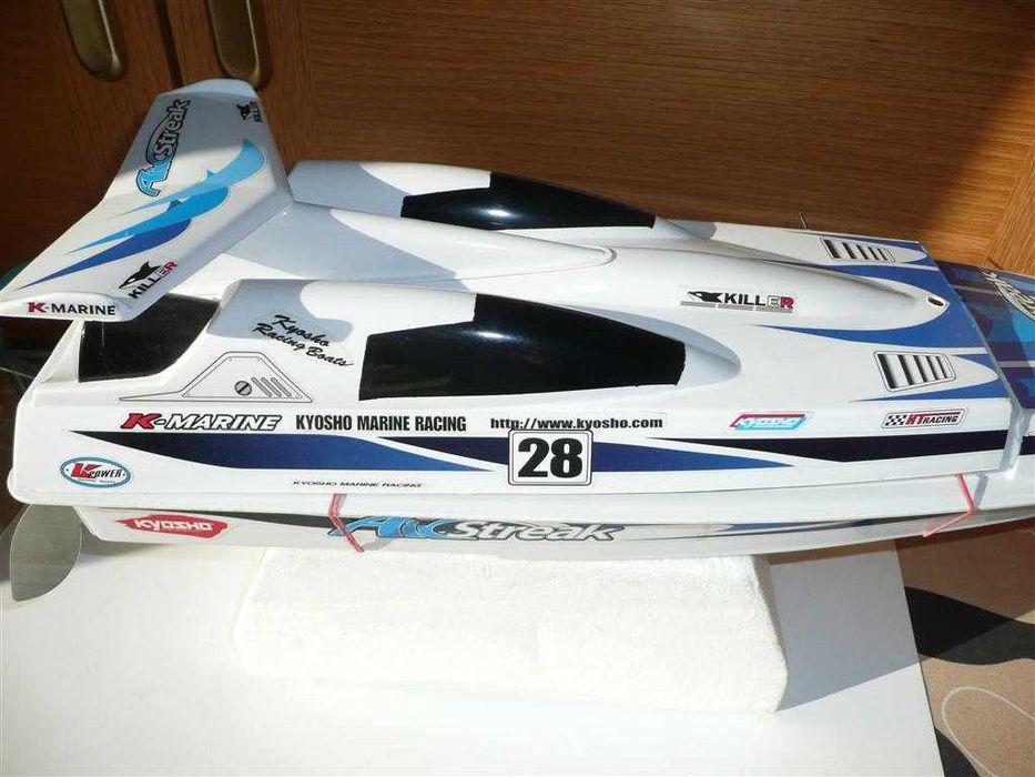 Troco - 2 Barcos radio modelismo (versao electrica); ler anuncio