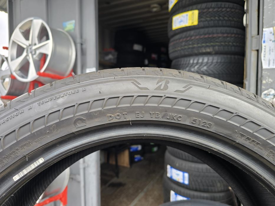Шини 235.50.20 Bridgestone RFT 2023р.в.
