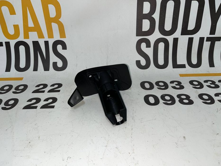 Кріплення омивача ліве (ліцензія) VOLVO XC60 2018-21 )