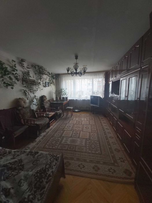 Продаж 3-х кімн. квартири Левка Лукьяненка 18,  біля М Минська