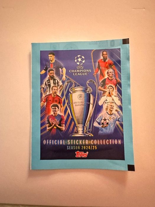 Пакетики з наліпками від Topps Ліга Чемпіонів 2024-2025, не Panini