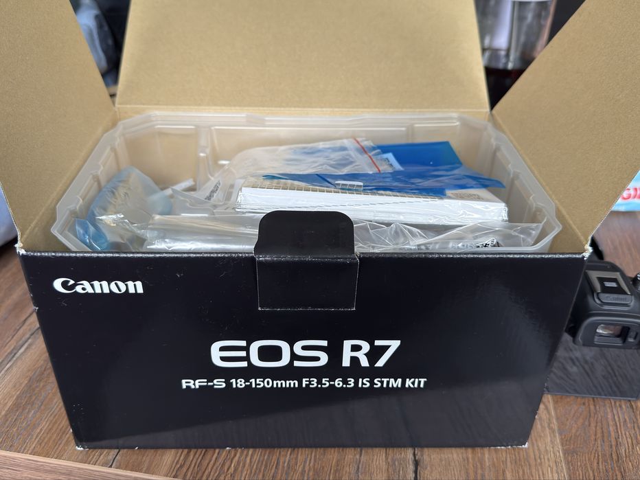 Eos r7 rf-s 18-150 f3.5-6.3 IS STM KIT