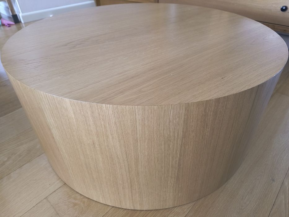 Dębowy Stolik kawowy CILI 80 cm – IWC cały w fornirze