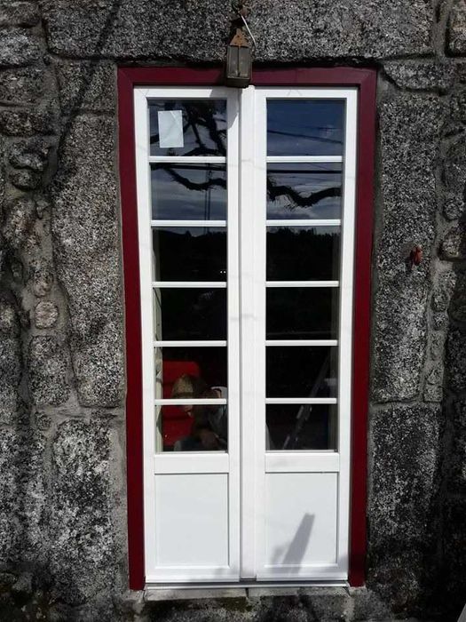 Portas e janelas em PVC A+