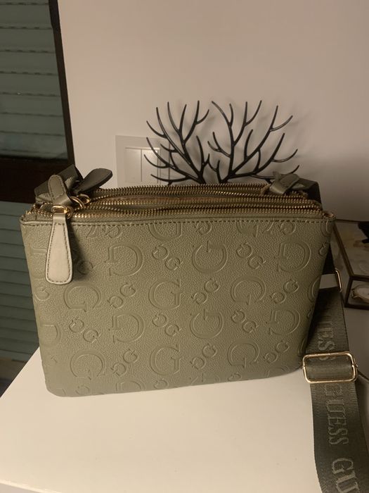 Mala Guess nova (verde tropa)
