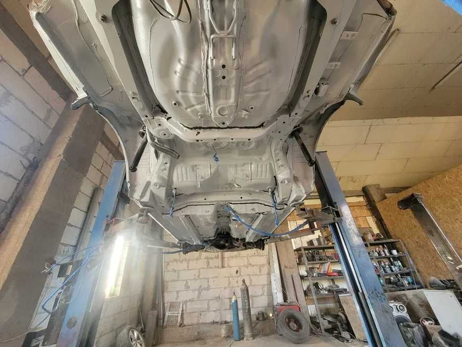 Konserwacja podwozi samochodowych(Auto Naprawa hamulce olej i inne