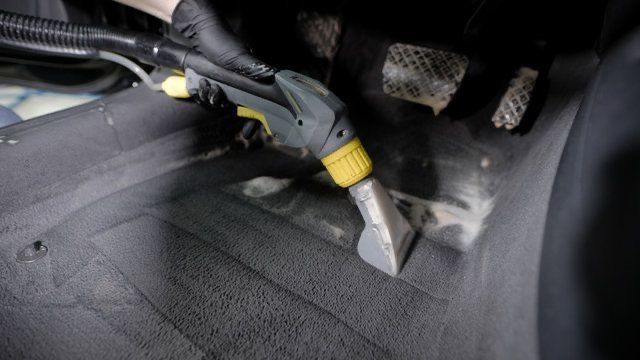 Оренда пилососа для хімчистки диванів, килимів, автосалону, меблів. Екстрактор Karcher Puzzi 8/1 Житомир. Оренда Пароочисника SC4  SC5  Без застави!