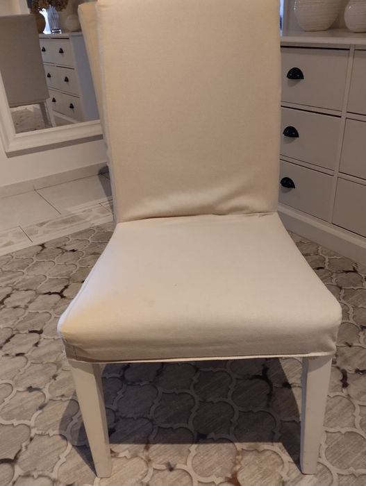 Vendo 4 Cadeiras Estofadas – 10€ Cada!