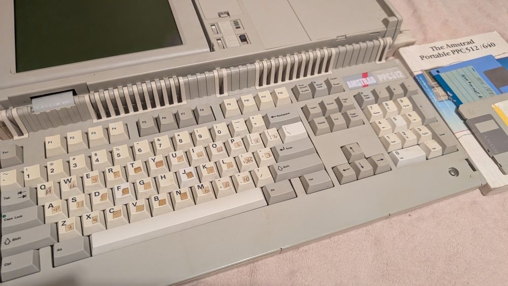 продаю компютер AMSTRAD PPC512