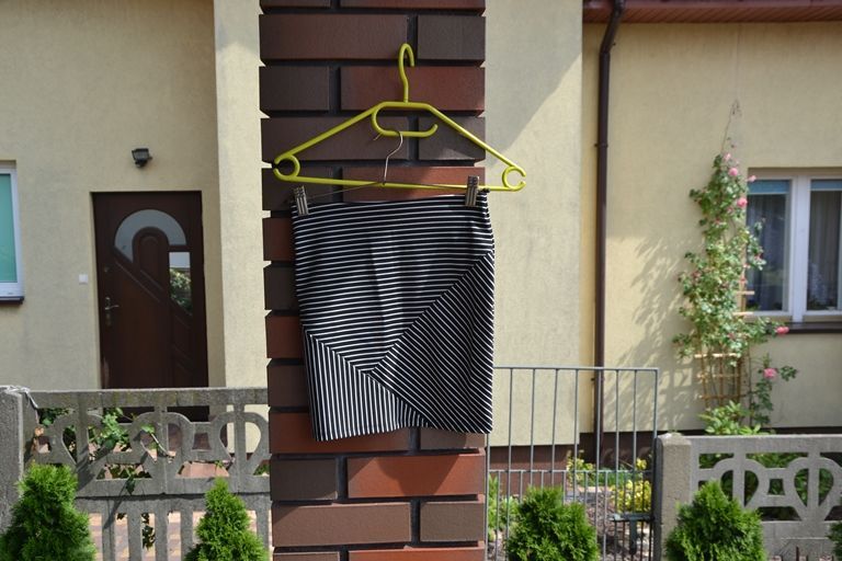 spódniczka obcisła nowa z metkami tuba w paski pull&bear xs s elastycz