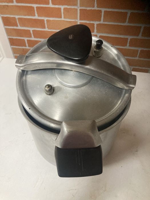 Panela de pressão em bom estado