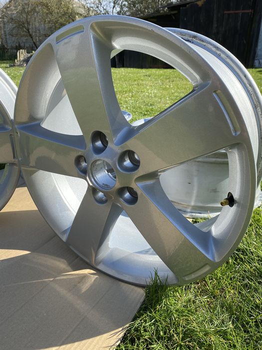 Felgi  aluminiowe  17  5x108  ET 55 Ford Volvo