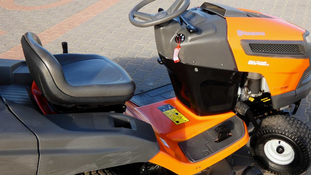 Traktorek kosiarka Husqvarna TC139T B&S 2 Cylindry (230405.6) - Baras