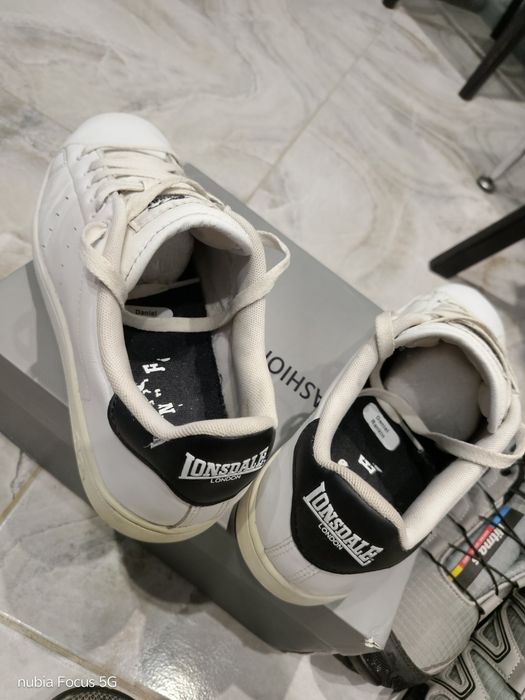Кроссовки фірмові Reebok Nike