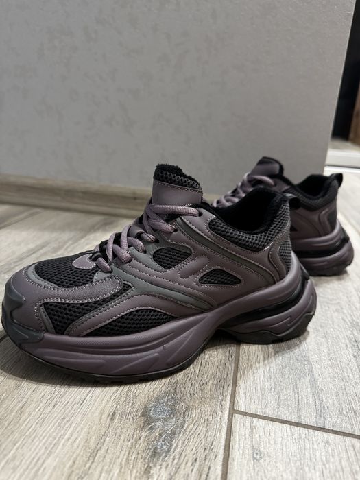 Женские кроссовки демисезон 37 размер