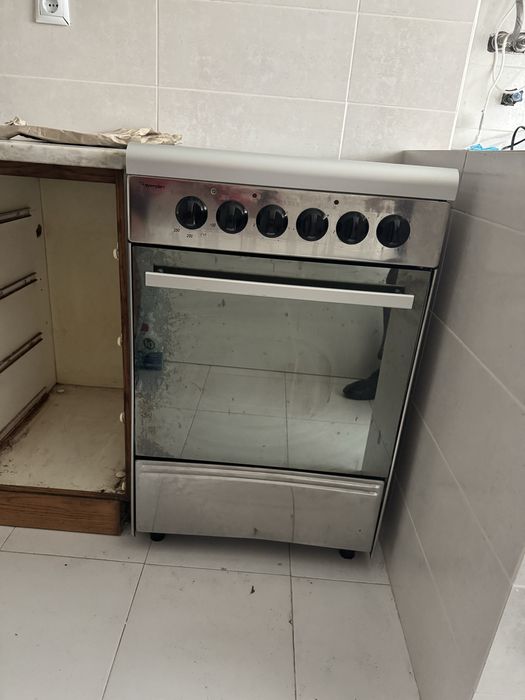 Fogão elétrico usado