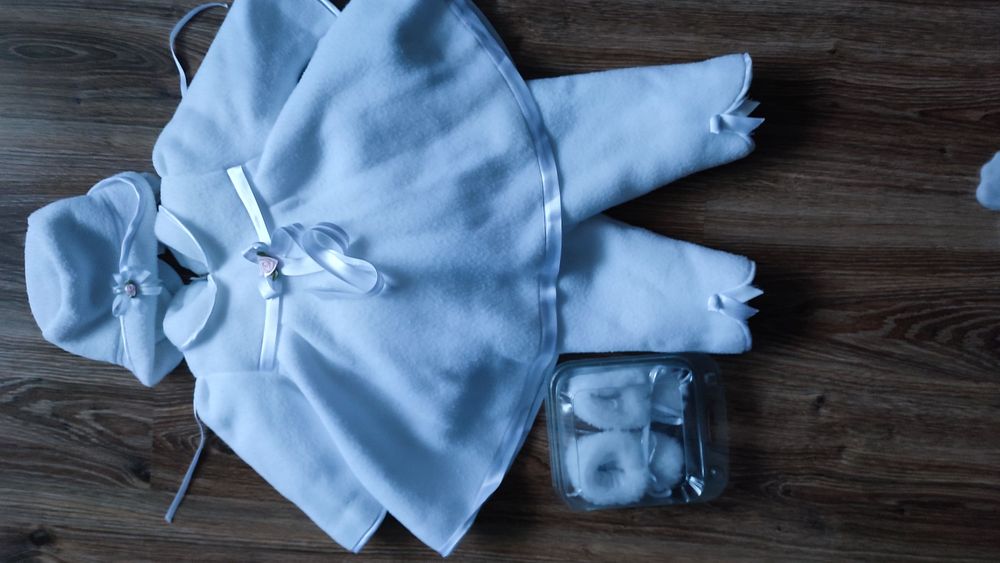 Tanio sprzedam ubranko do chrztu dla dziewczynki ciepłe rozm 68