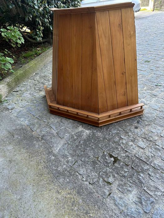 Cobertura de exaustor em madeira