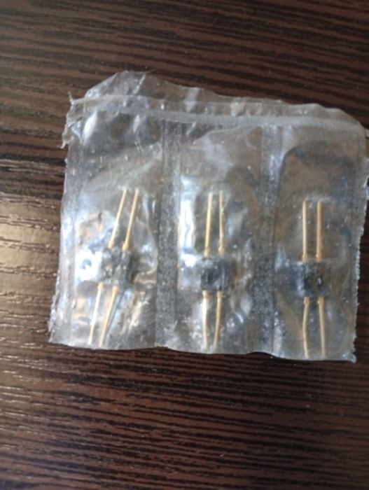 Залишки радіокомпоненти, мікросхеми випуску 90х років, не б/в