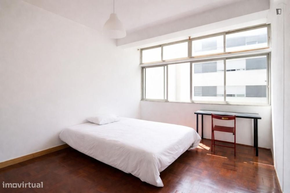 Quarto - localizado em Alcântara Lisbon