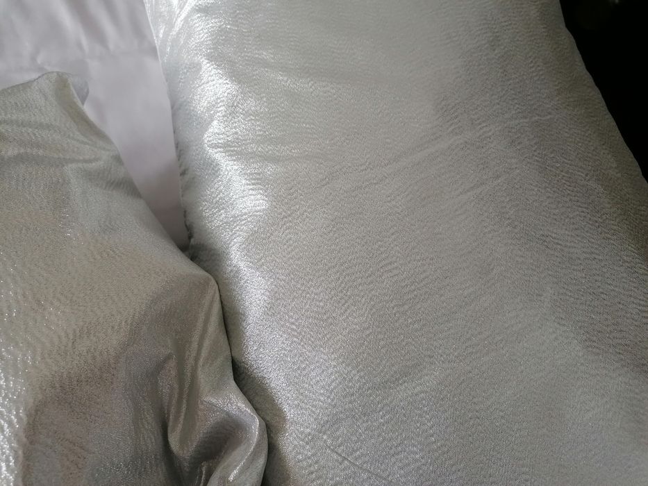 Almofadas cinza prata