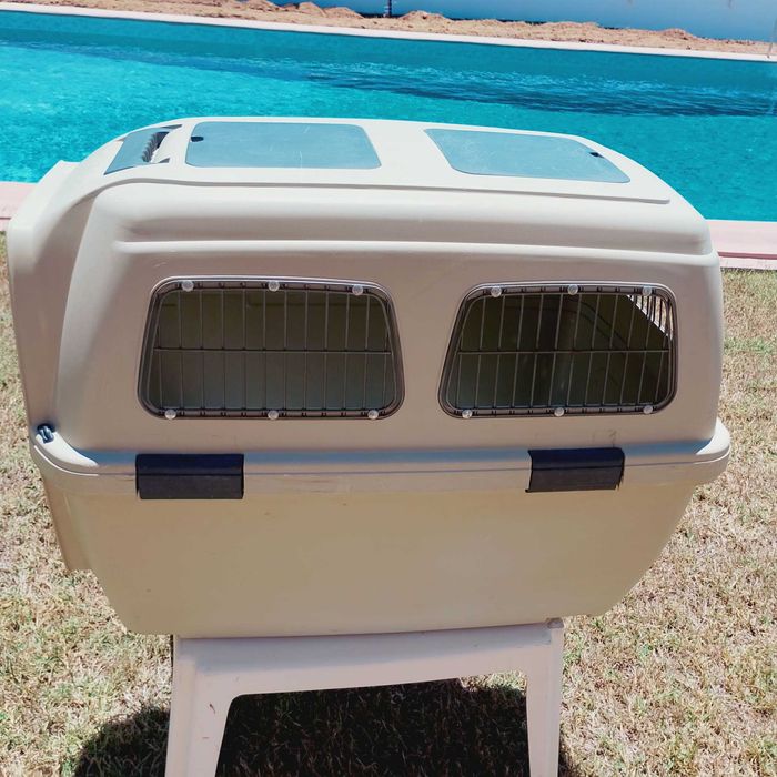 pet carrier/transport/kennel