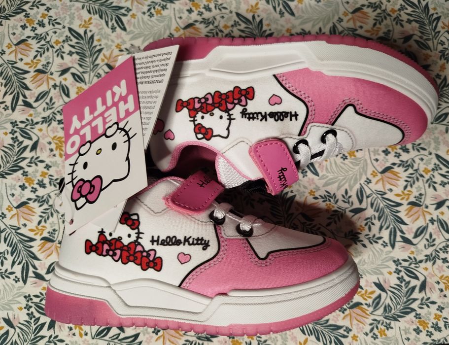 Buty dla dziewczynki Hello Kitty ze świecąca podeszwą rozmiar 26 Nowe