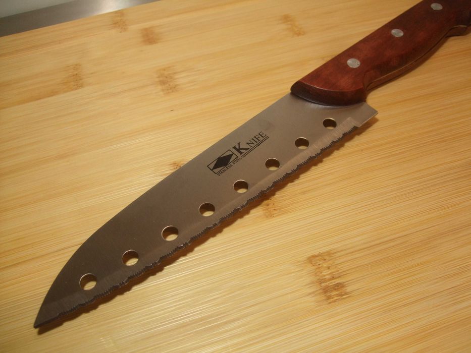 Nóż SZEFA KUCHNI z OTWORAMI Drobna Piłka do Warzyw PIECZYWA 16/30 cm.