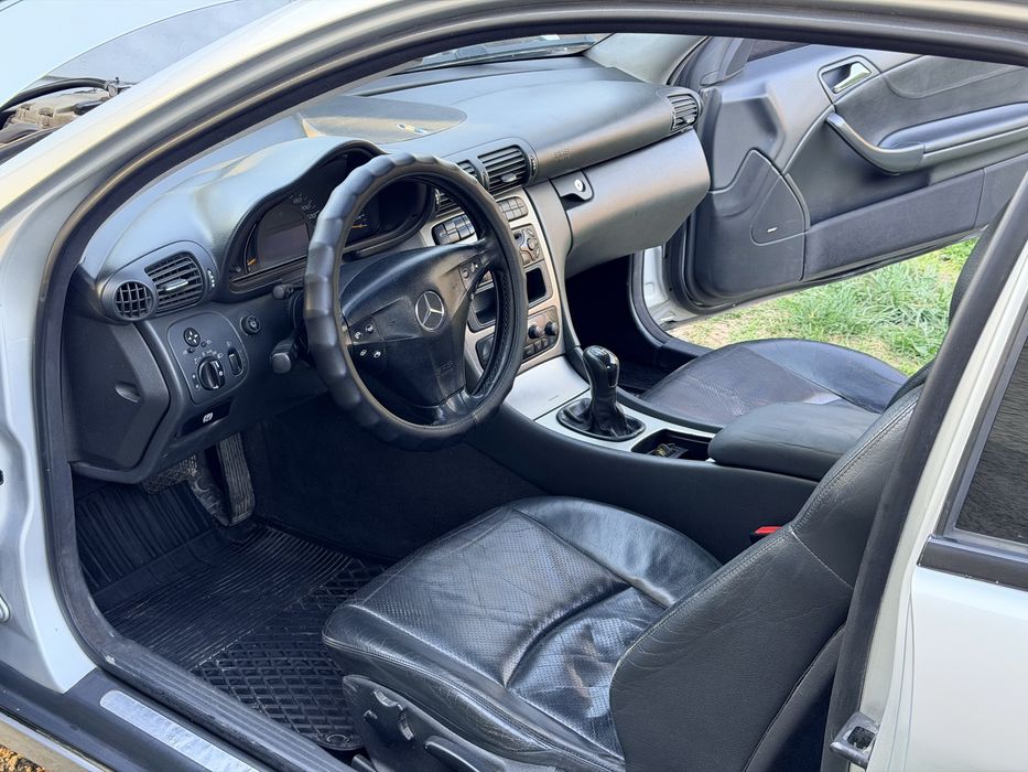 Mercedes-Benz C200