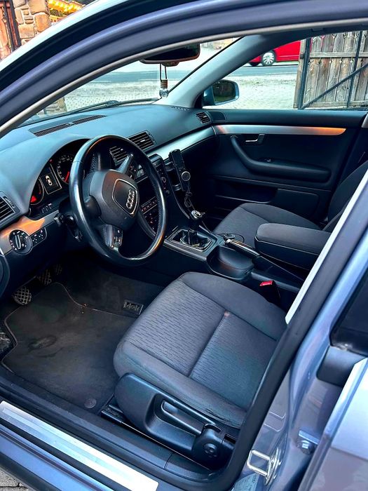Audi a4b7 2.0 140km
