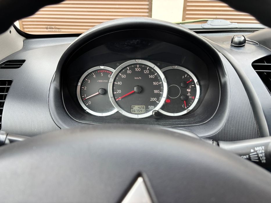 Mitsubishi l200 2011 ideal