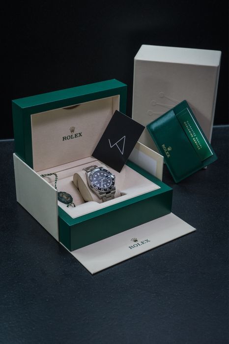Rolex GMT-Master II 116710LN — 2015 — Full Set