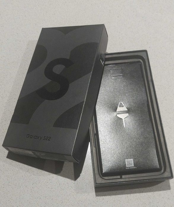 Vende Samsung S22, 128gb, 5G usado bom estado cor rose gold