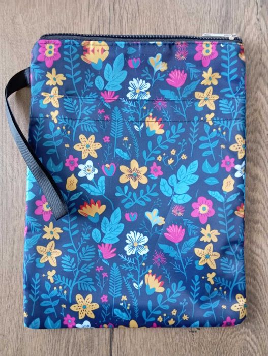 Etui / torebka / futerał na książki, czytnik ebooków