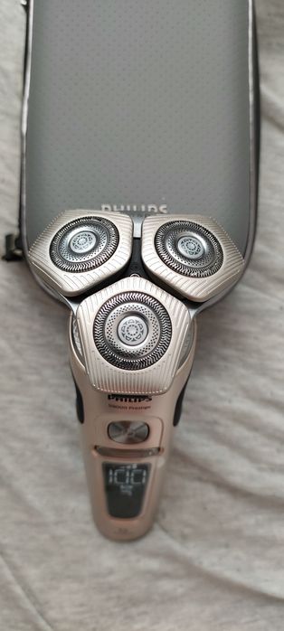 Golarka Philips S9000 Prestige SP9883/36