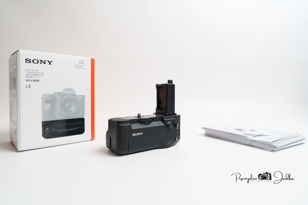 Sony VG-C4EM – grip pionowy | stan BDB+ | pełen komplet | fakura