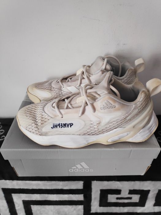 Adidas Exhibit A  r.43
