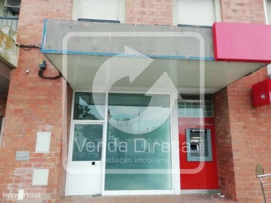 Loja com 225 m² na avenida principal, em Vendas Novas. IMÓVEL DA BANCA — Vendas Novas, Évora