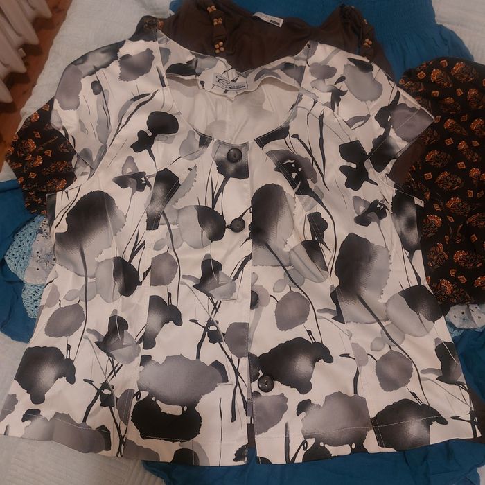 Zestaw/ Paka 5 szt ubrań + sandały gratis. L