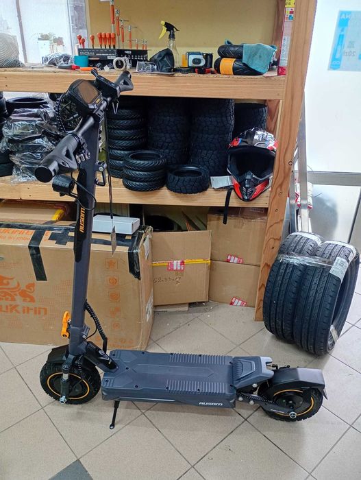 Ausom K20 Pro (Laluz 2 Pro Dual) Dwusilnikowa hulajnoga elektryczna powystawowa nr18, silniki 1400 W × 2, akumulator 18 Ah 48 V, zasięg 90 km