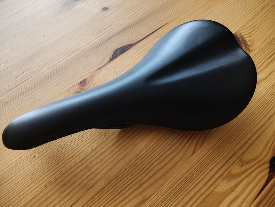 Siodło Rowerowe FABRIC Scoop Sport Radius 142mm  SZOSA XC GRAVEL