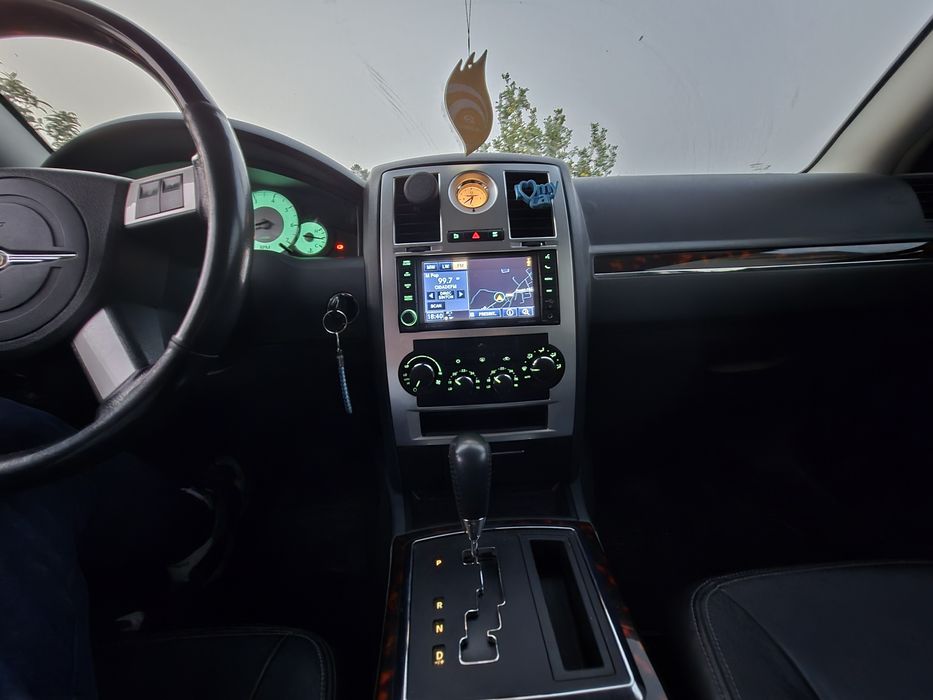 Chrisler C300 CDI Motorização Mercedes-Benz