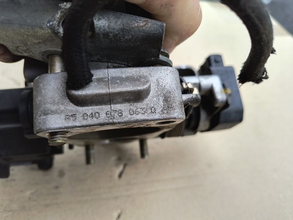 Audi A4 B5 2.6 v6 A8 D2 - Przepustnica 040.078.063Q