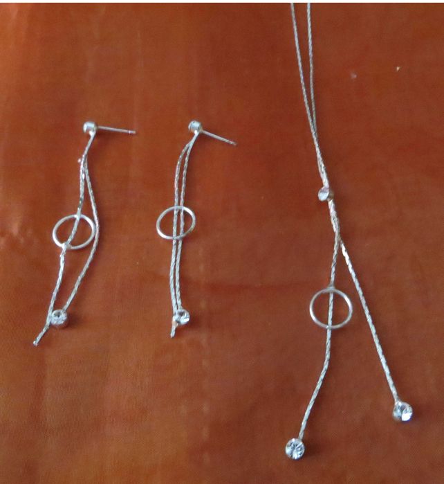 Conjunto Colar e brincos, malha metálica c brilhante - Novos