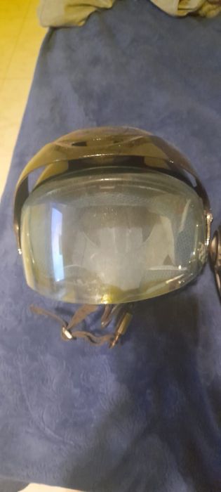 2 Capacetes semi novos
