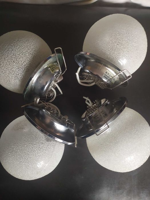 Светильник точечный врезной 4 шт